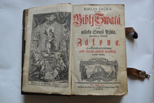 Foto-2-Kralicka-Biblia-Jonasa-Zaborskeho-z-roku-1787-v-zbierke-Literarna-historia-z-Krajskeho-muzea-v-Presove.jpeg