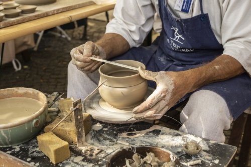 Predvadzanie-remesla-tocenie-na-kruhu-Miloslav-Orsagh.jpeg
