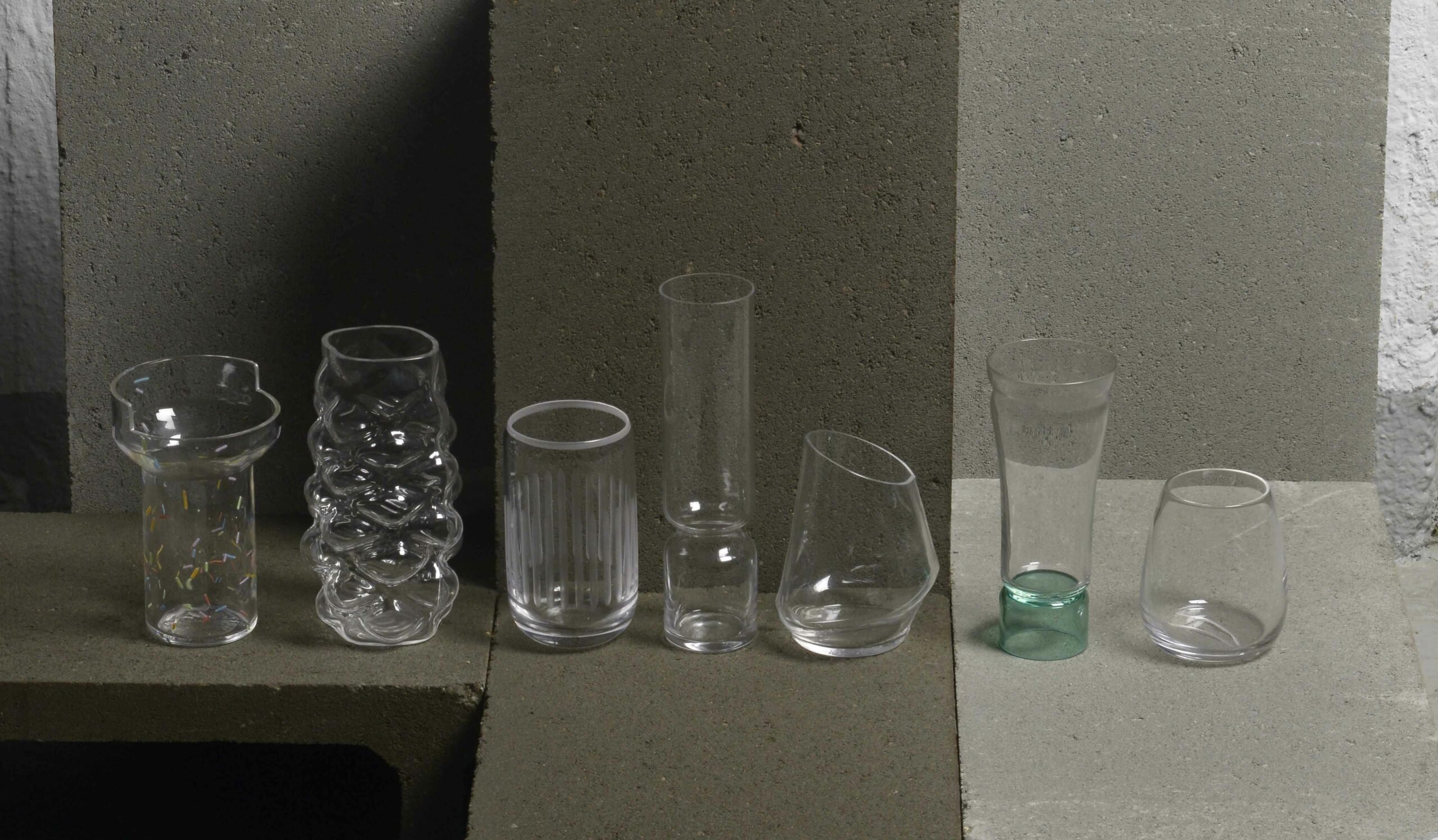 5-vystava-remeslo-x-dizajn-kolekcia-workshopu-Fukni-sklo-pohare-na-vodu-scaled.jpeg
