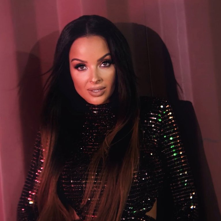 Po lovesongu vydáva Vebi rozchodovú skladbu Ja Viem