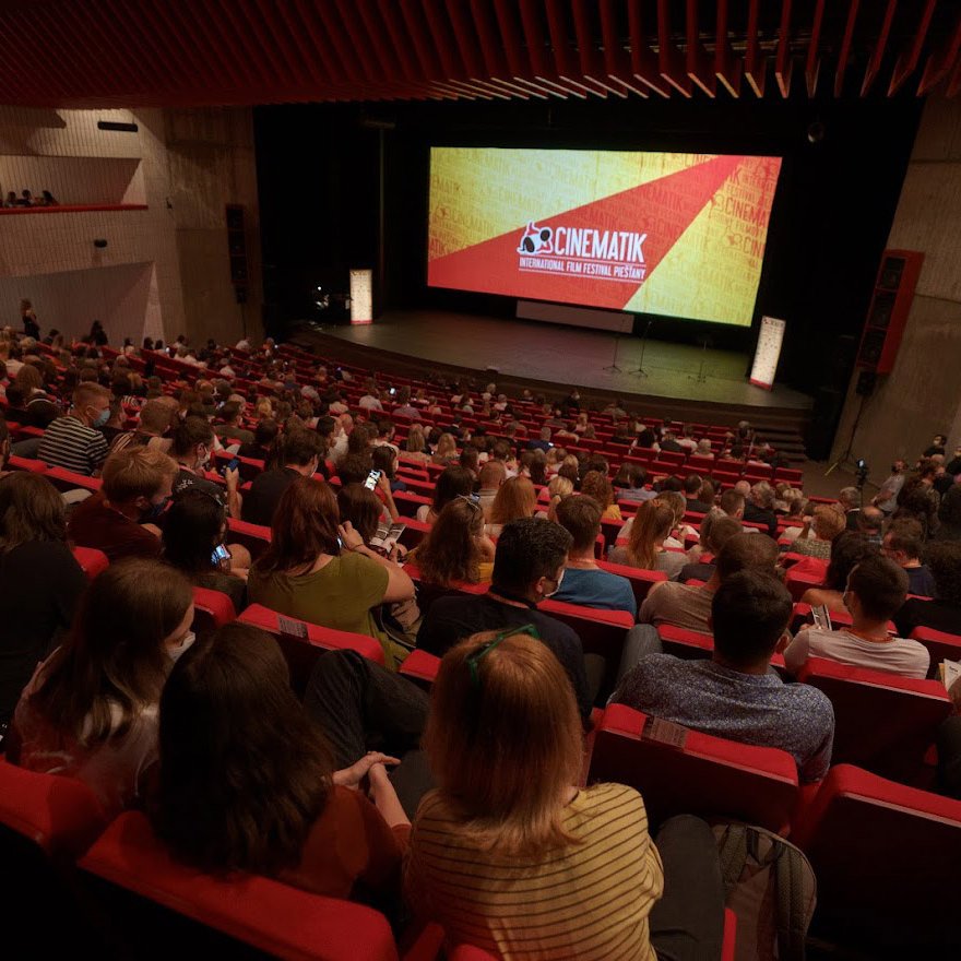 Prvá reklamná kampaň na Slovensku vygenerovaná umelou inteligenciou pozýva divákov na filmový festival Cinematik