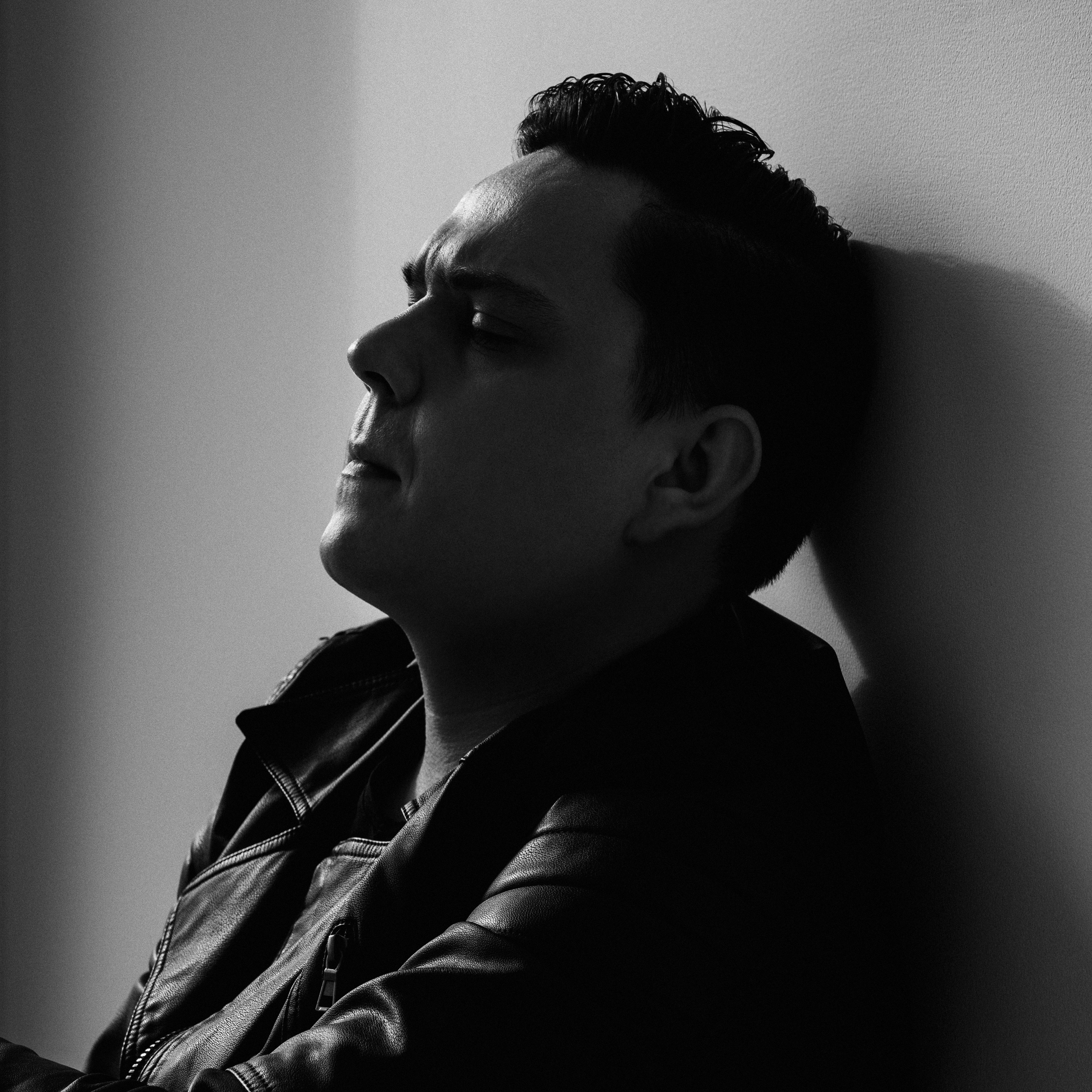 Jazzový interpret Ludo Kotlár prichádza ako spevák v debutovom singli Nespoznávam