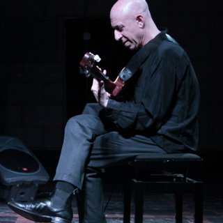 V T3 v sobotu vystúpi zásadná postava avantgardnej hudby Elliott Sharp