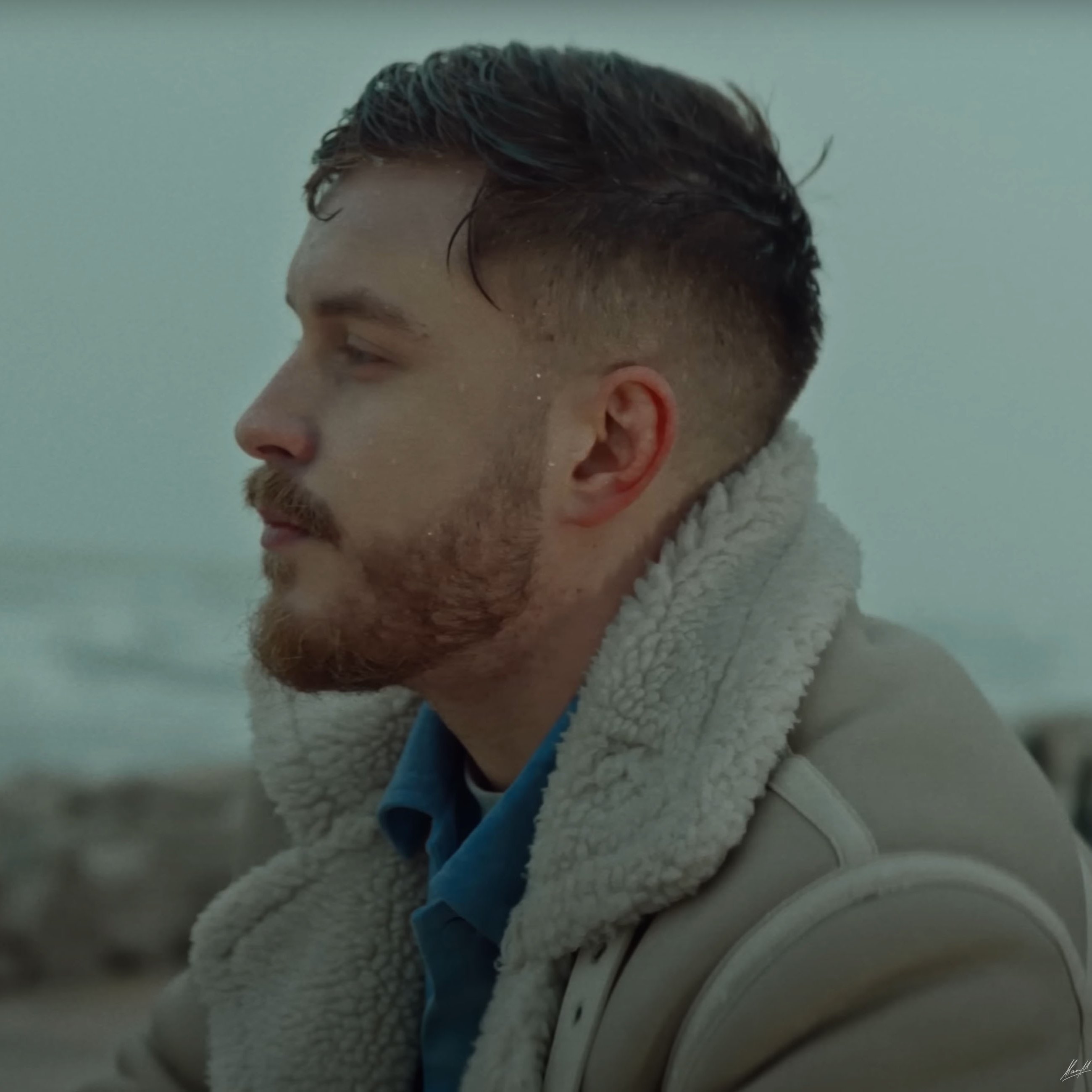 Najskôr oslovila hudobne, dnes už má aj videoklip. Dueto Alana Murina a Tiny Do rúk si ľudia zamilovali