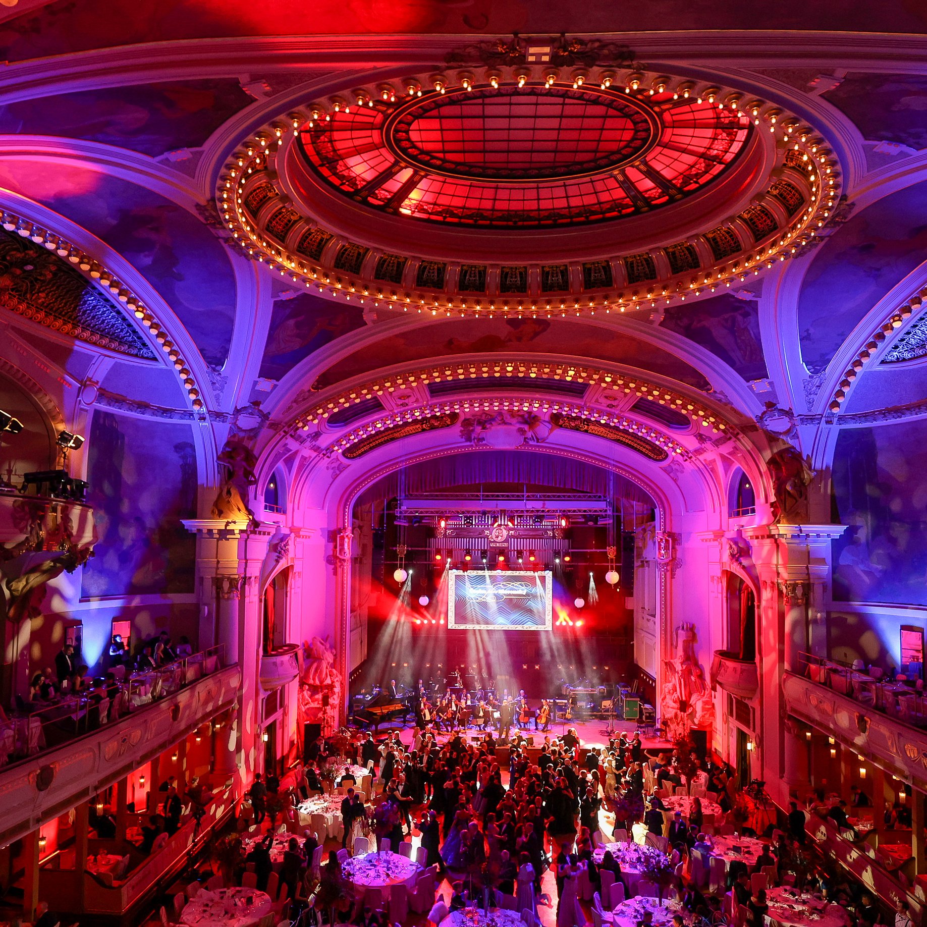 V srdci Európy vyvrcholila plesová sezóna noblesným Česko-Slovenským plesom