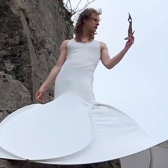 Prudký moment, keď sa protiklady zrazia do jedného: Do T3 dorazí výrazná sila bristolskej avantgardy Sarahsson a Evil Medvěd