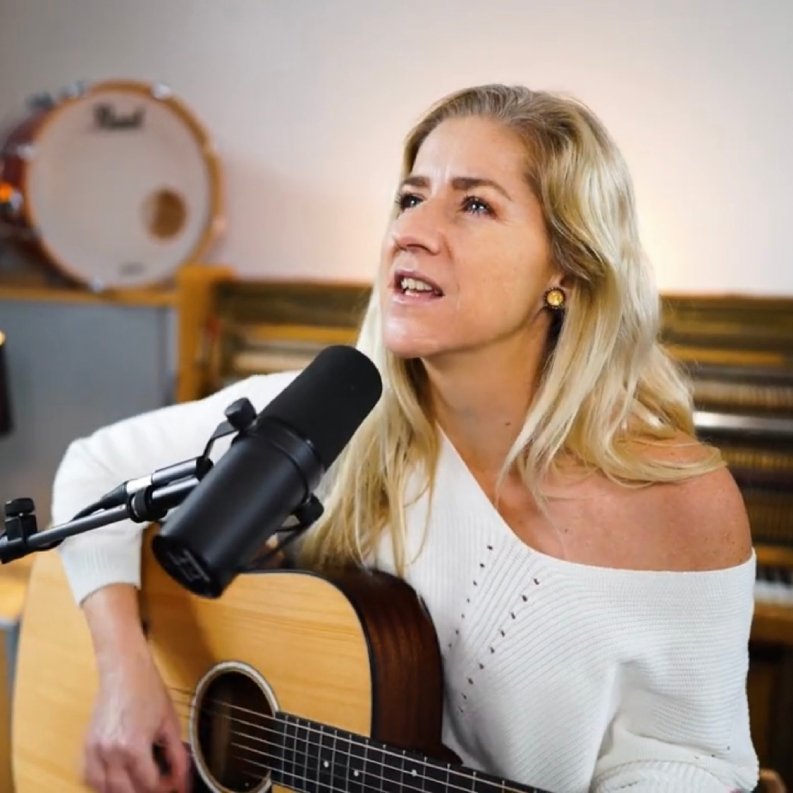 Lýdia Novotná v zaľúbenom duete s Domim Stoffom z kapely King Shaolin