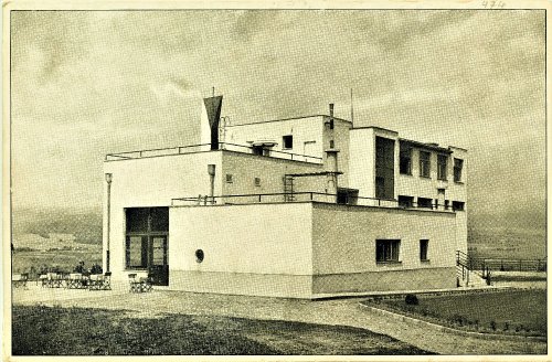 02-Stadtruckerova-budova-Ozdravovne-mesta-Zvolen-na-Borovej-hore-v-roku-1937.jpeg