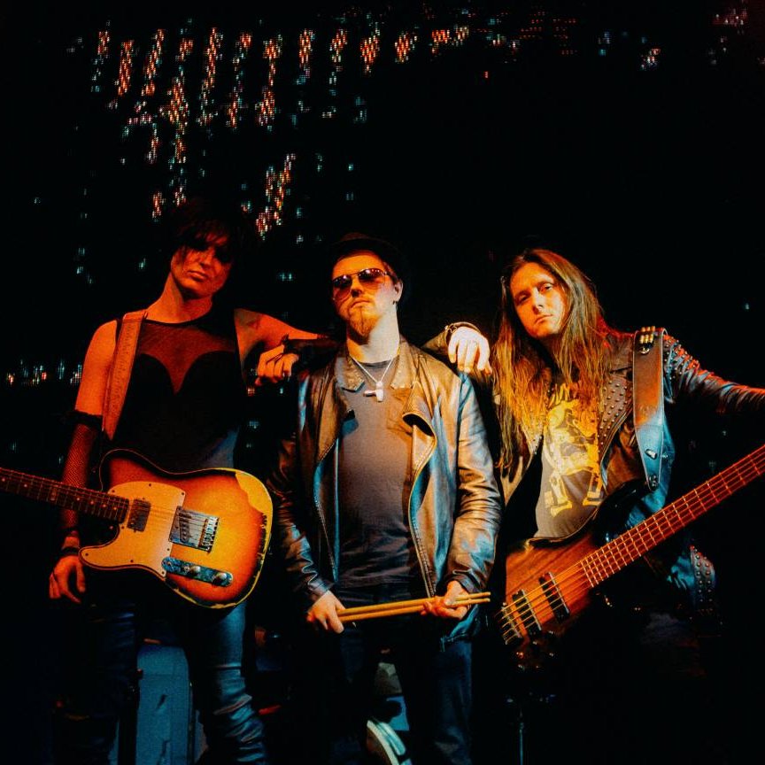 Nesúď odlišnosti druhých, hovoria Vintage boyz v ich novej skladbe s názvom "Iný"